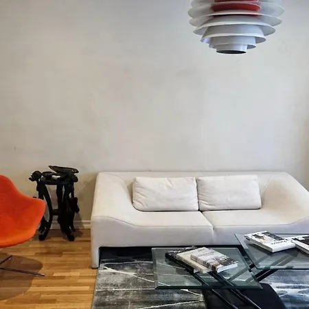 Artsy Retreat In The Heart Of Uzupis, Lejlighed
