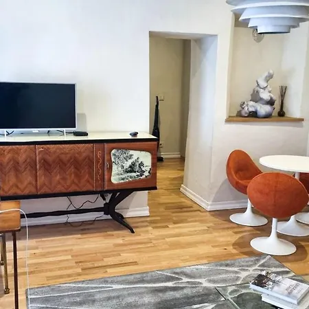 Artsy Retreat In The Heart Of Uzupis, Апартаменты Вильнюс